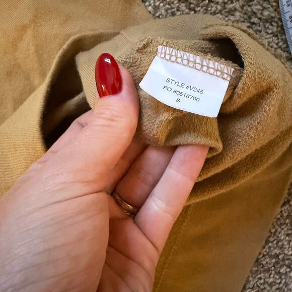 Vuori Men's Vital Crewneck Wheat Brown Small Pullover Long Sleeve Sweatshirt - Picture 6 of 7